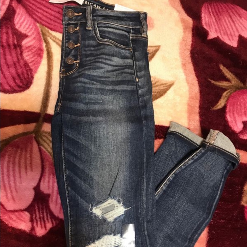 AMERICAN EAGLE JEANS
